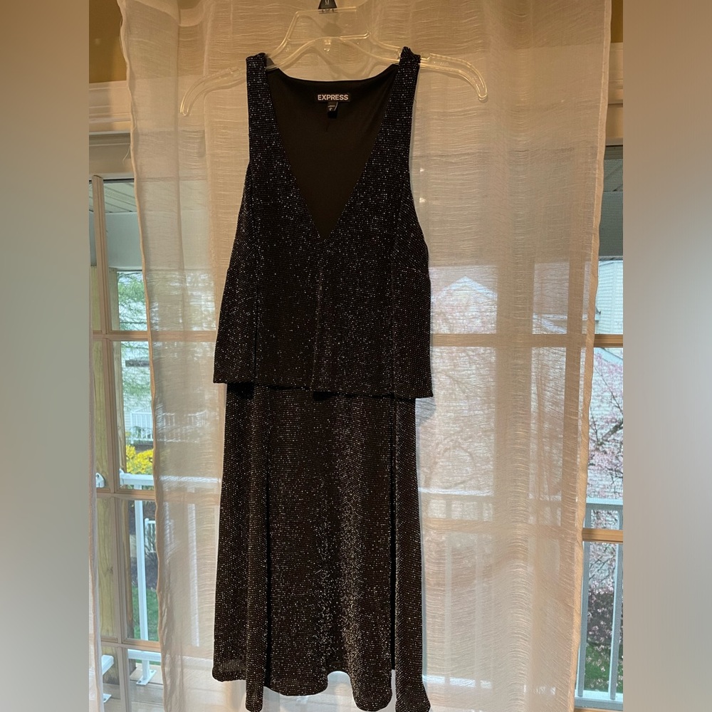 PERFECT FOR NYE !! Express Sparkly Flowy Mini Dress